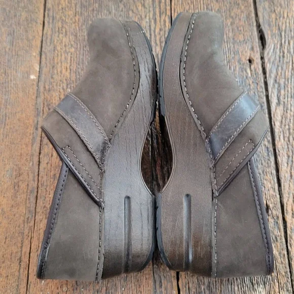 Dansko Pammy Milled Nubuck Leather Clog - Picture 8 of 9